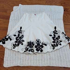 Full / Flare Black and White Floral Skirt